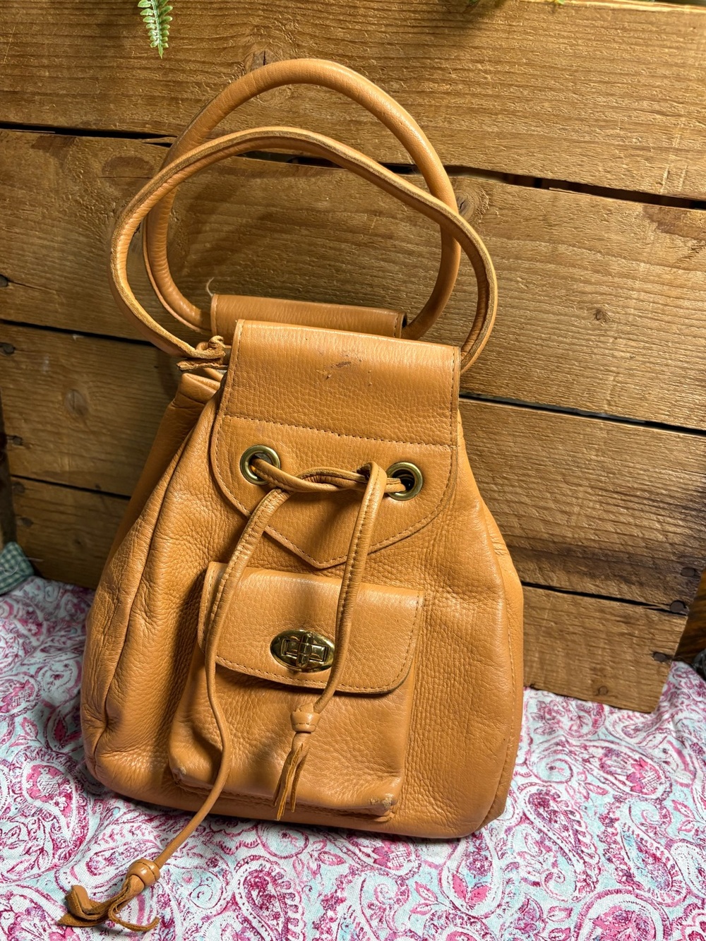 Vintage 1956 Tan DeerSkin Leather Drawstring Wristlet bucket bag